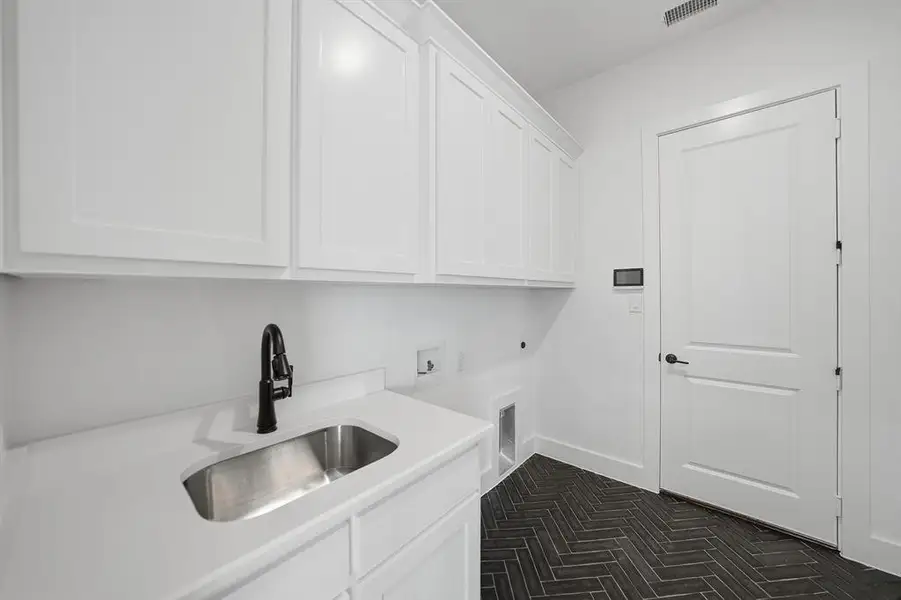 Furnished interior view inside a new home in , Prosper (Image 8).