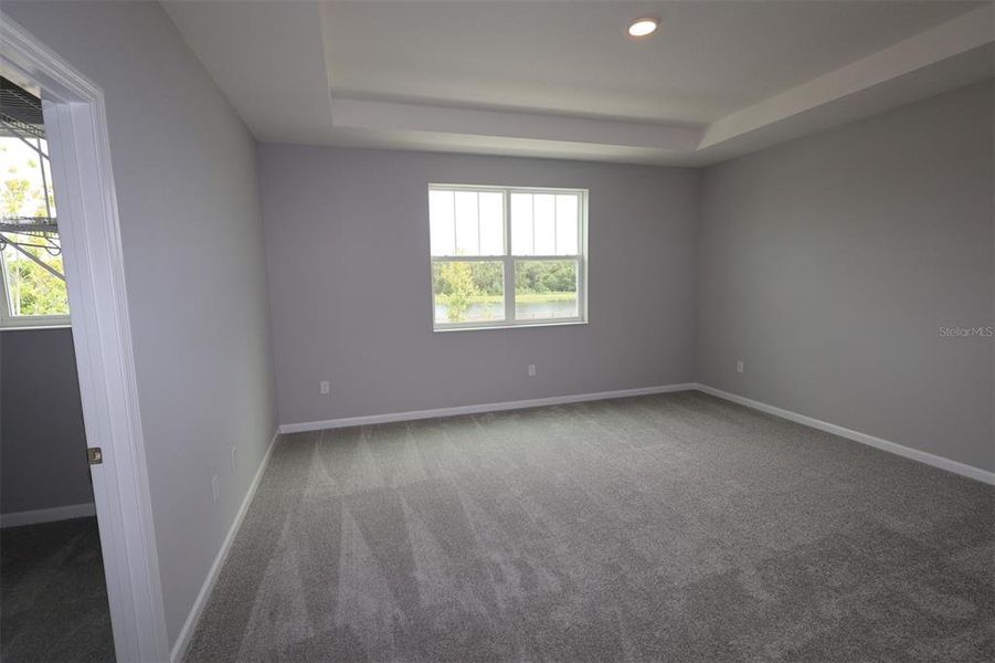 Spacious, unfurnished interior of a new home in Center Lake on the Park, St. Cloud (Image 20).