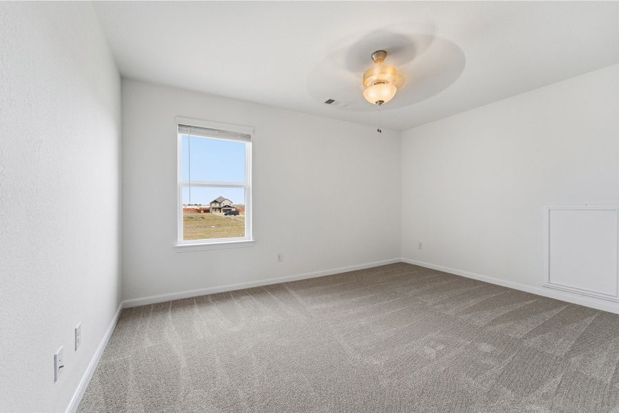 Spacious, unfurnished interior of a new home in Saddlebrook Estates, Waxahachie (Image 49). Spacious, unfurnished interior of a new home in Saddlebrook Estates, Waxahachie (Image 49).