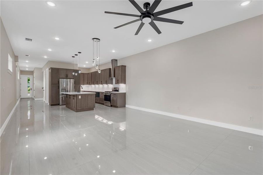 Spacious, unfurnished interior of a new home in , Tampa (Image 27). Spacious, unfurnished interior of a new home in , Tampa (Image 27).