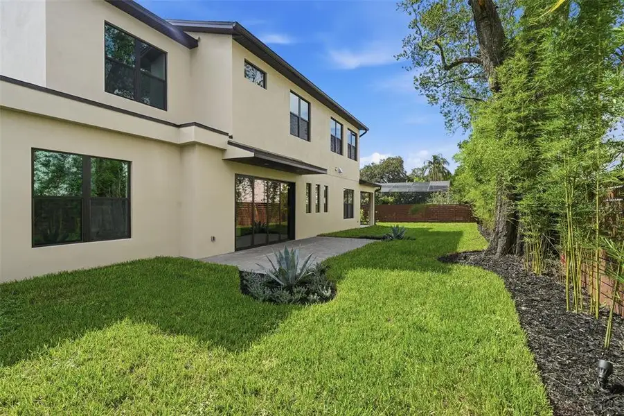 Exterior details and patio area of a home in , Orlando (Image 27).