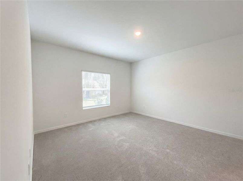 Spacious, unfurnished interior of a new home in Grand Park, Dunnellon (Image 15).