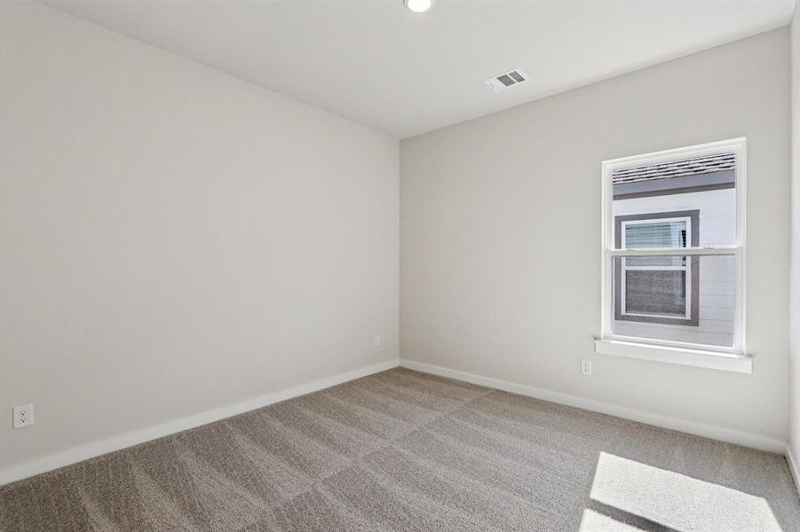 Spacious, unfurnished interior of a new home in Hickory Hill, Sherman (Image 28).