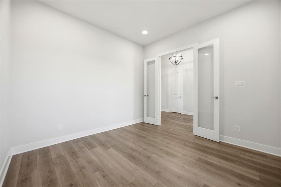 Spacious, unfurnished interior of a new home in Levante - 1 Acre Lots, Waxahachie (Image 18).