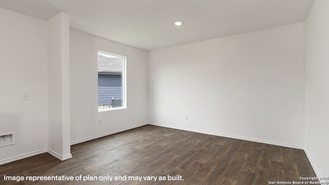 Spacious, unfurnished interior of a new home in Lucero, San Antonio (Image 22).
