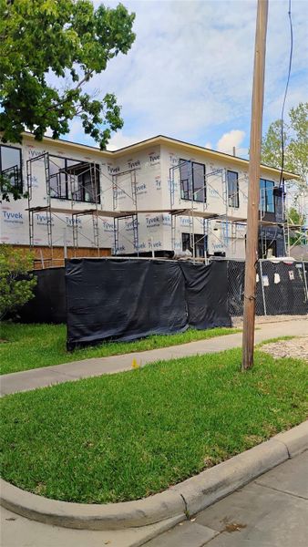 Image 6 of a home in .