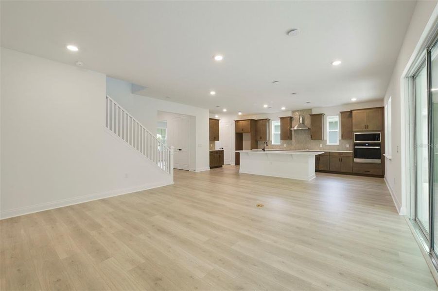 Spacious, unfurnished interior of a new home in Estates at Lake Jesup, Sanford (Image 16).