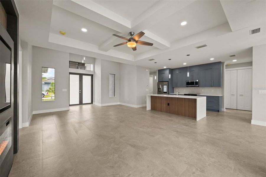 Spacious, unfurnished interior of a new home in , Cape Coral (Image 18).