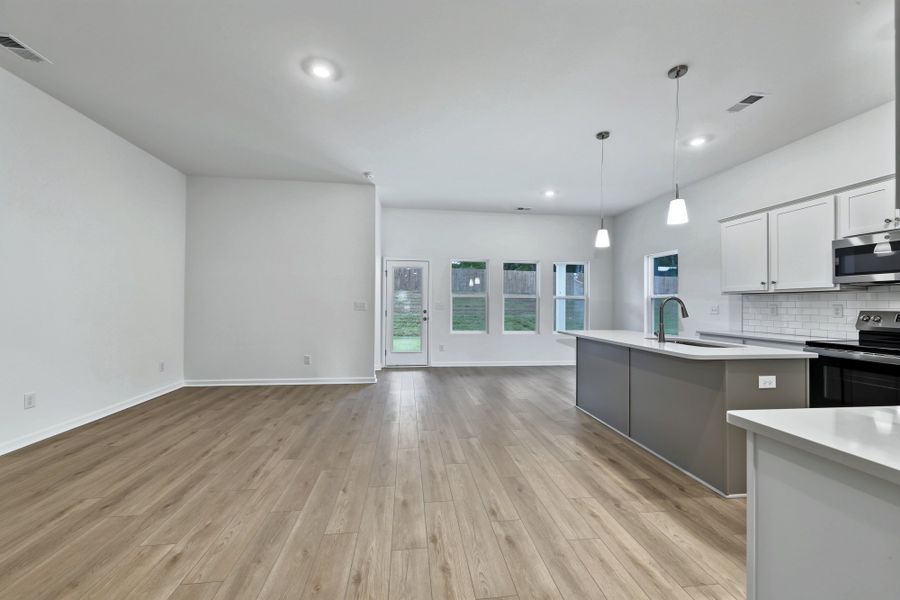 Spacious, unfurnished interior of a new home in Jordan Grove, Conway (Image 31).