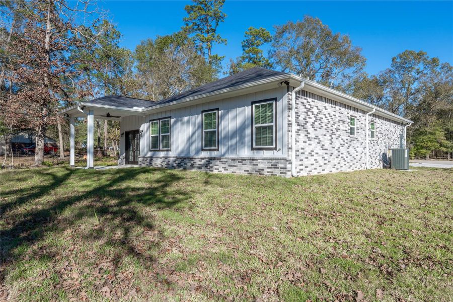 Exterior details and patio area of a home in , Cleveland (Image 18).