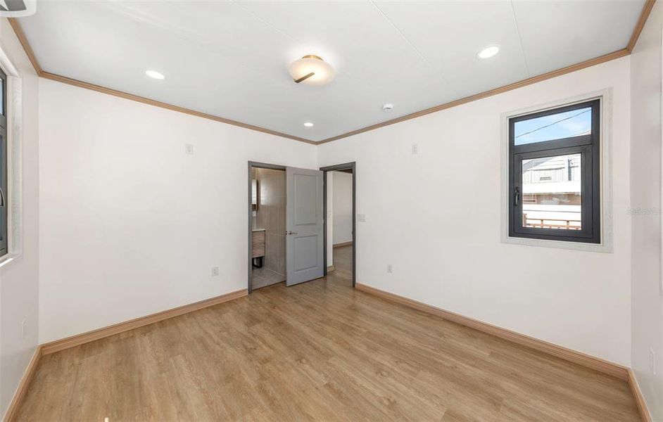 Spacious, unfurnished interior of a new home in , St. Petersburg (Image 56).