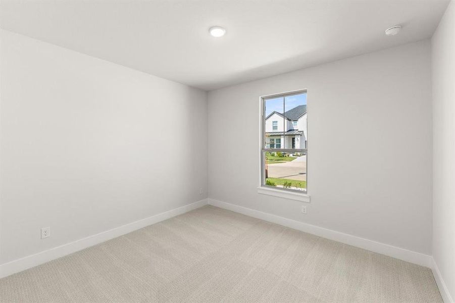 3_04. 7228 Ladybug - Bed 2