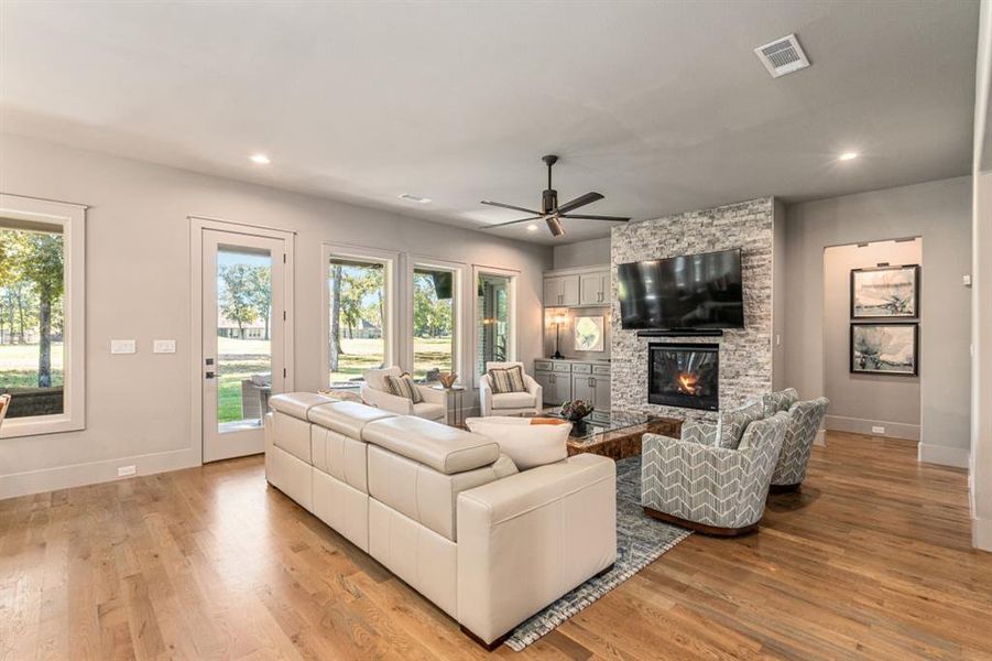 Furnished interior view inside a new home in , Mabank (Image 26). Furnished interior view inside a new home in , Mabank (Image 26).