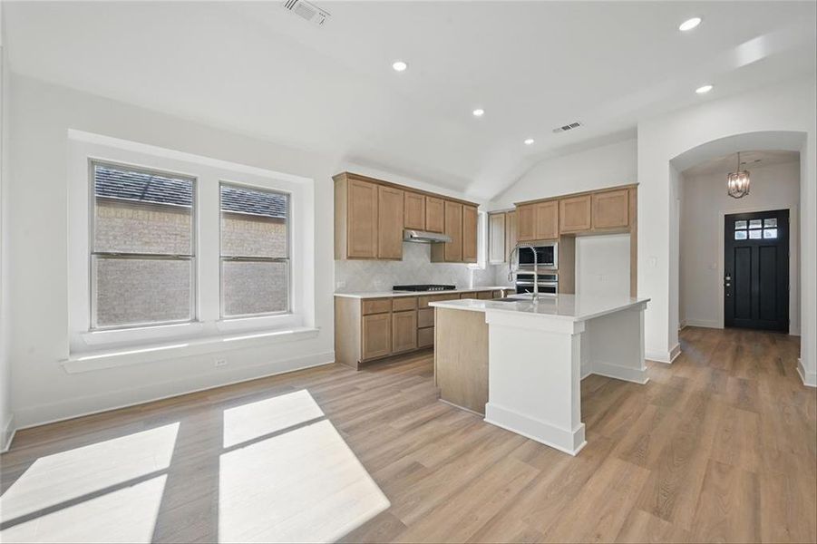 4289SantuaryROYCA019