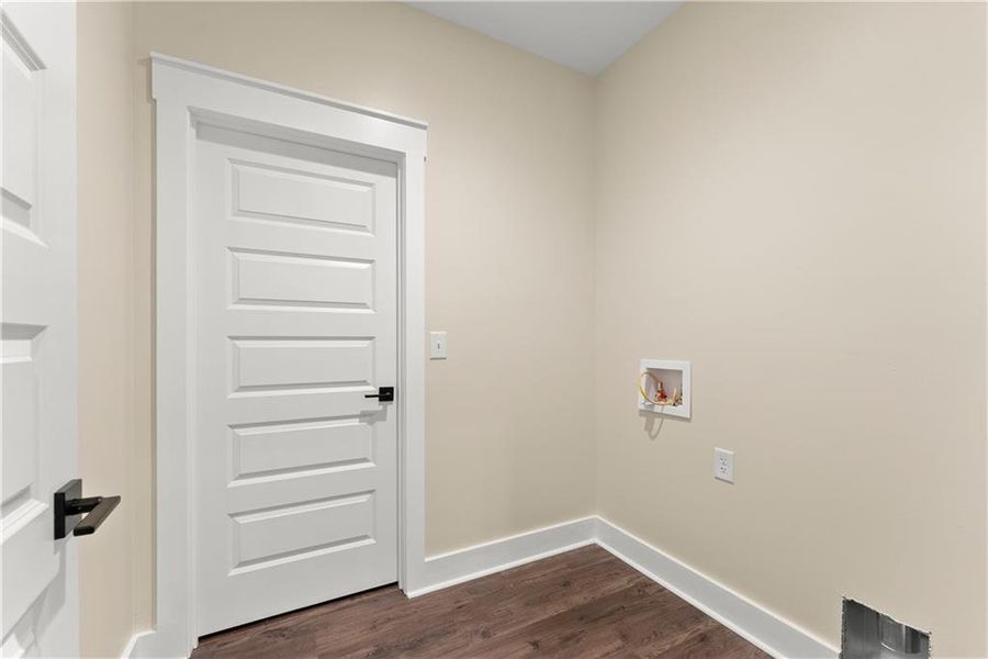 Spacious, unfurnished interior of a new home in , Clermont (Image 27). Spacious, unfurnished interior of a new home in , Clermont (Image 27).