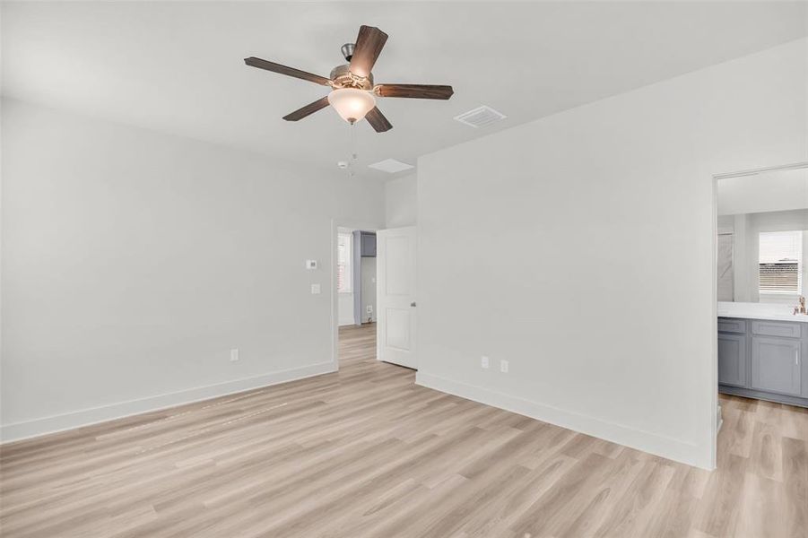 Spacious, unfurnished interior of a new home in Emerald Fields, Hudson (Image 32).