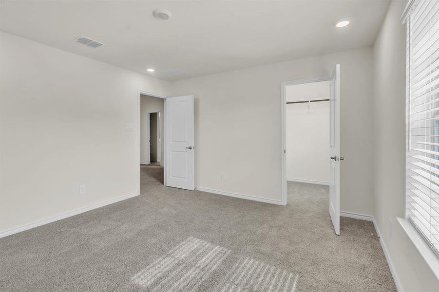 Spacious, unfurnished interior of a new home in The Landing at Hidden Lakes, McKinney (Image 21).