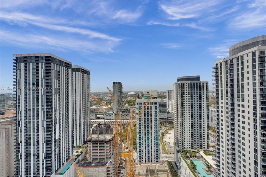 Condo located in Miami, FL showcasing its design and architecture (Image 20).