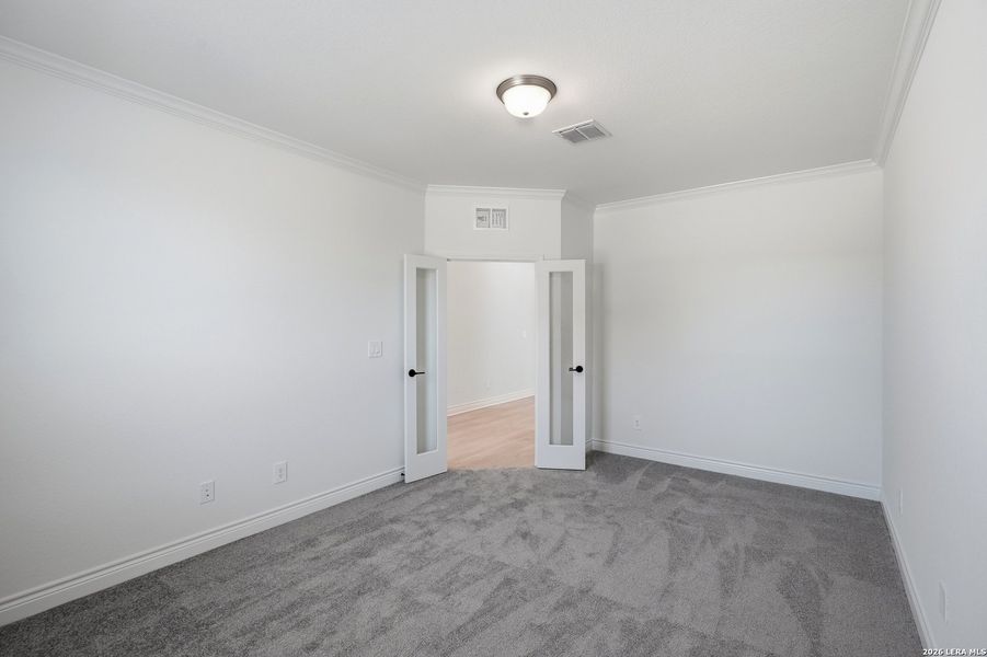 Spacious, unfurnished interior of a new home in Bison Ridge, San Antonio (Image 37).