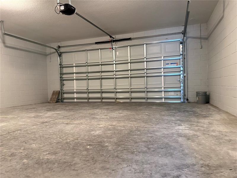 Spacious, unfurnished interior of a new home in , Ocala (Image 15).
