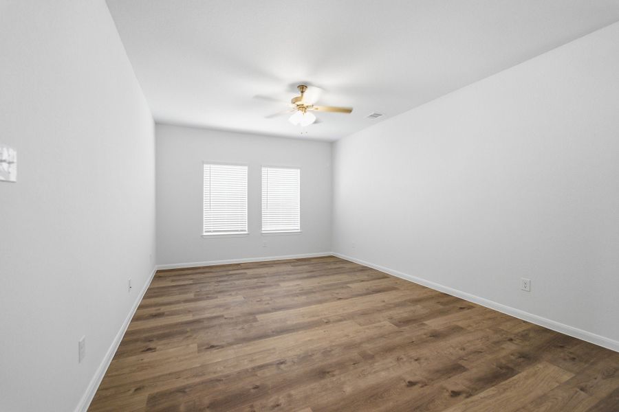 Spacious, unfurnished interior of a new home in Windrose Green, Angleton (Image 25).