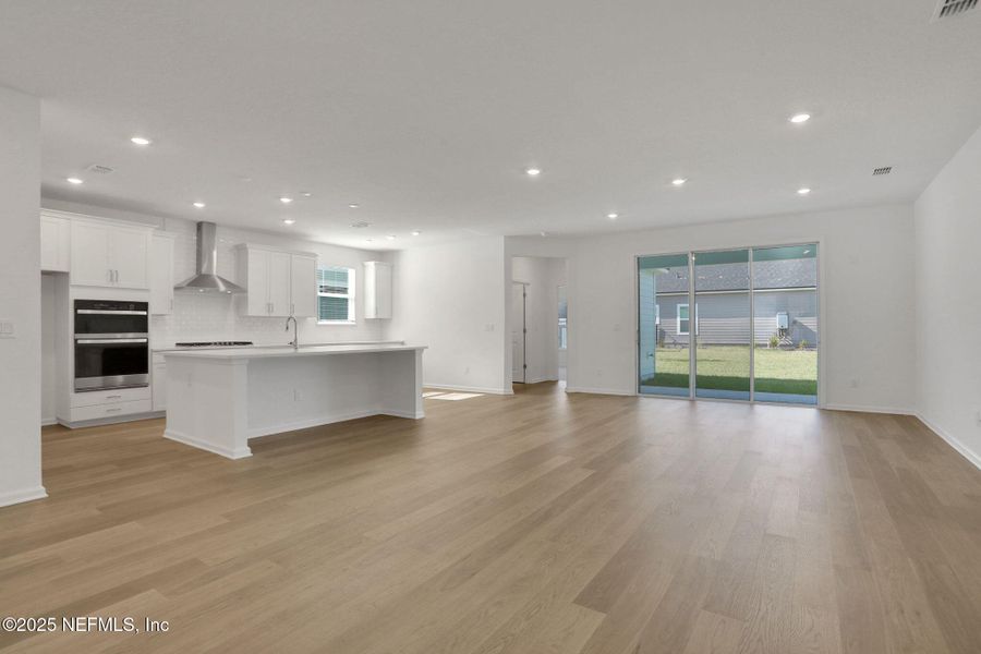 Spacious, unfurnished interior of a new home in Silver Landing at SilverLeaf, St. Augustine (Image 35).