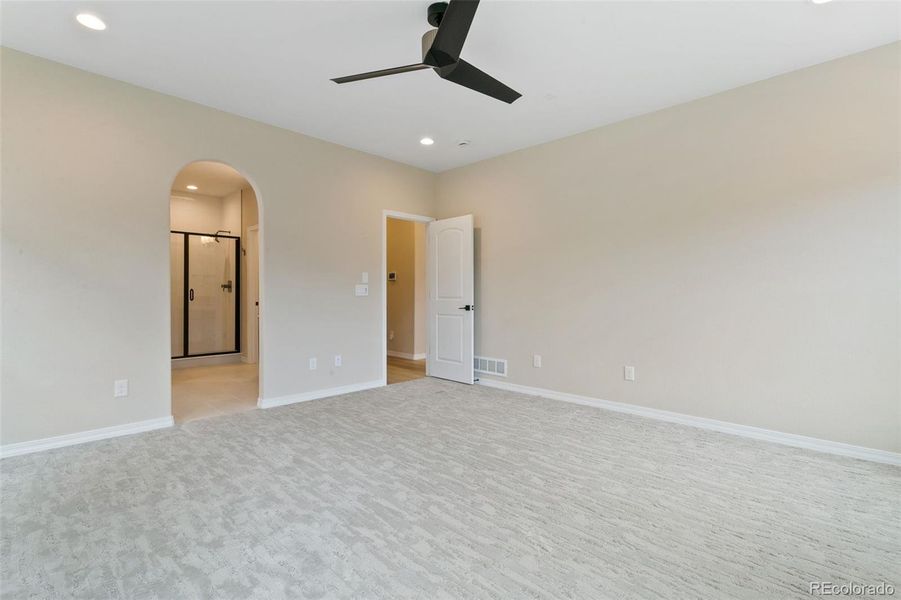 Spacious, unfurnished interior of a new home in , Colorado Springs (Image 40).