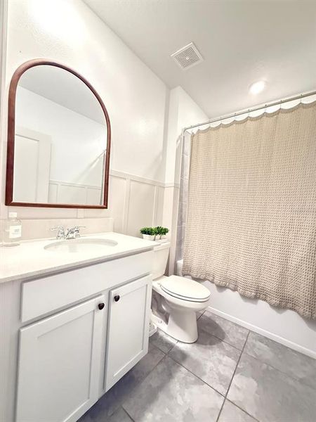 Furnished interior view inside a new home in , Kissimmee (Image 11).