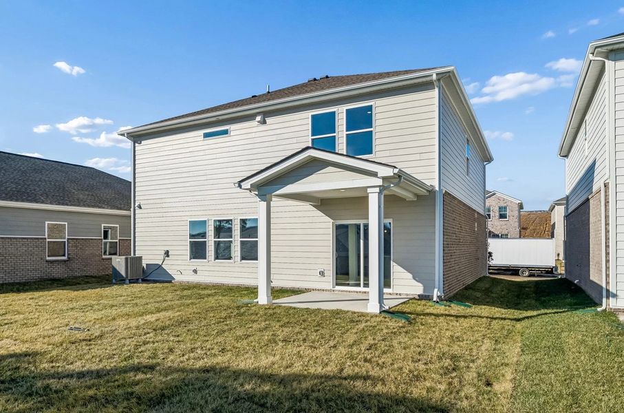 Exterior details and patio area of a home in Cades Bluff, Lebanon (Image 25).