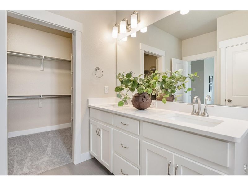Furnished interior view inside a new home in Vernazza, Windsor (Image 9).