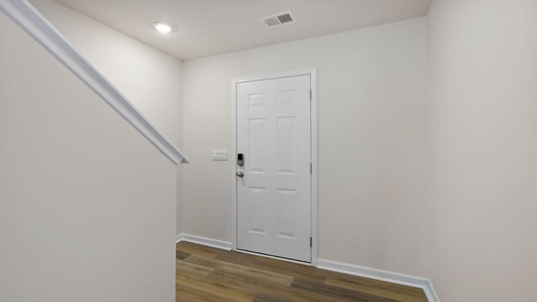 Spacious, unfurnished interior of a new home in Baxter Village, Boiling Springs (Image 17).
