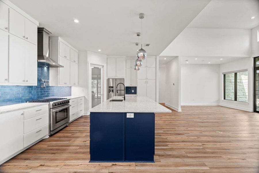 Furnished interior view inside a new home in , Horseshoe Bay (Image 27). Furnished interior view inside a new home in , Horseshoe Bay (Image 27).