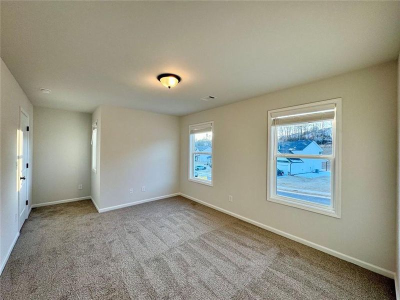 Spacious, unfurnished interior of a new home in , Lula (Image 18).