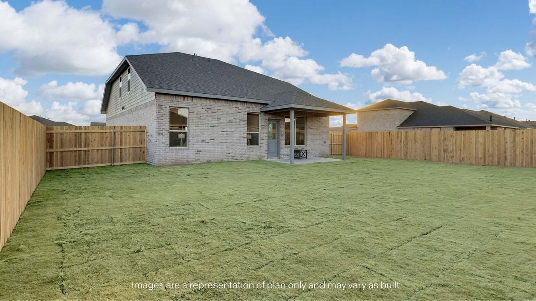Exterior details and patio area of a home in Overlook West, Wolfforth (Image 3).