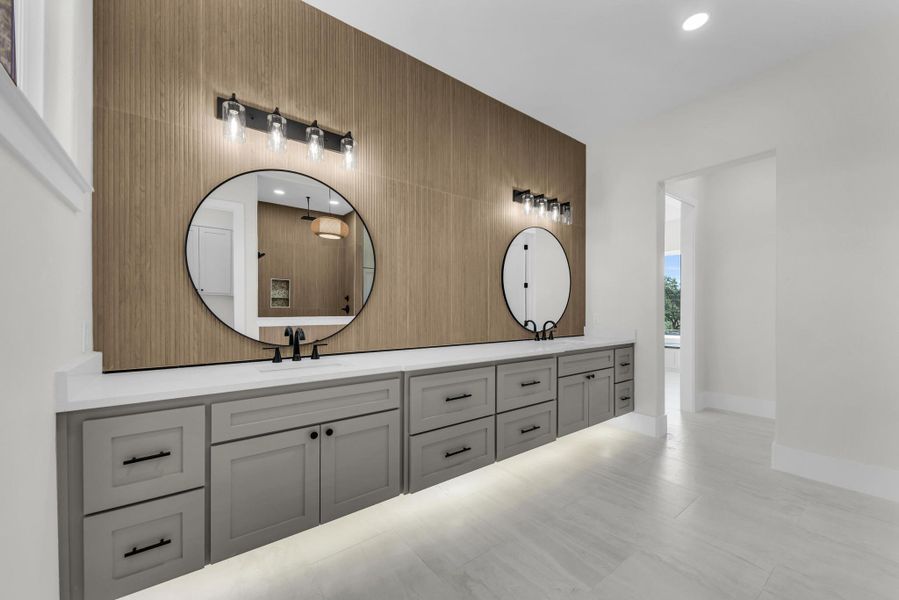 Furnished interior view inside a new home in , Horseshoe Bay (Image 12).