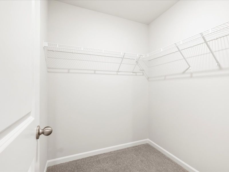 Spacious, unfurnished interior of a new home in Pleasant Brook, Piedmont (Image 16).