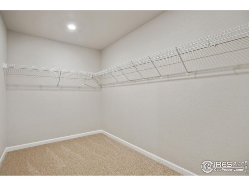 Spacious, unfurnished interior of a new home in Johnstown Village, Johnstown (Image 20).