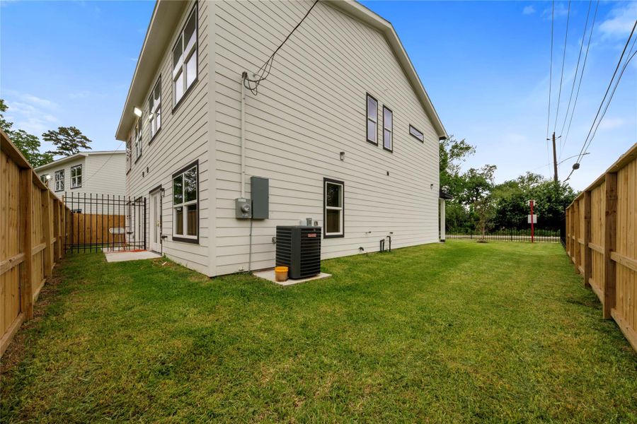 Exterior details and patio area of a home in , Houston (Image 20).
