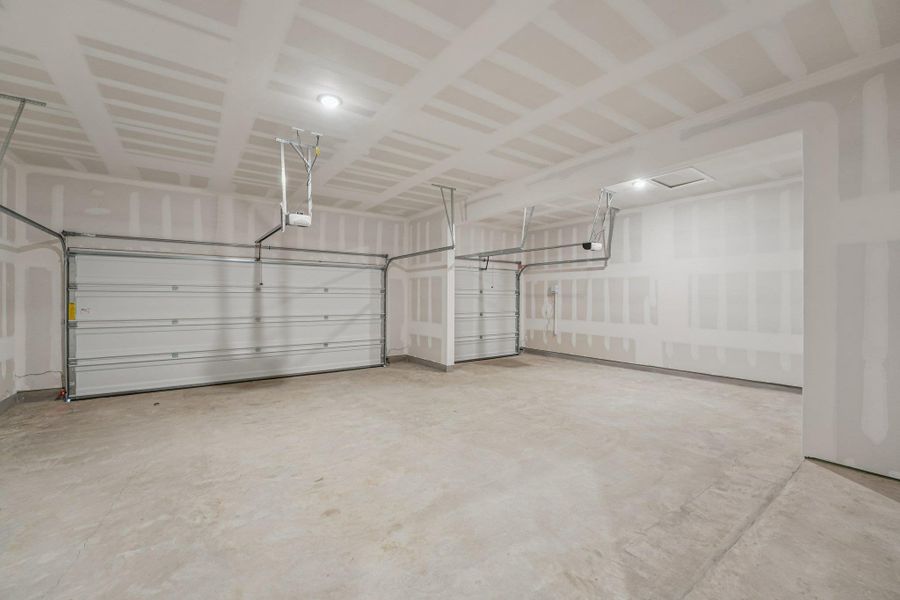 Spacious, unfurnished interior of a new home in Sage Hollow, Kyle (Image 24).