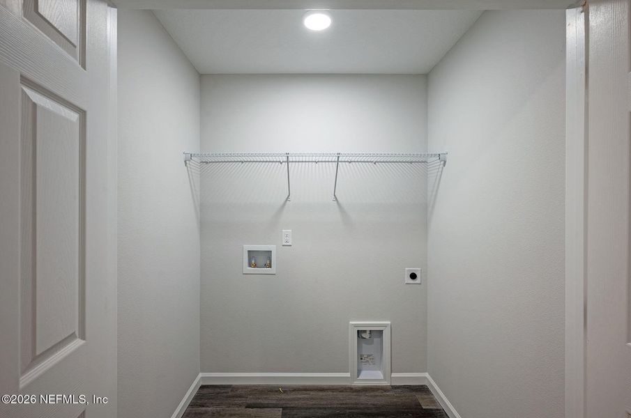 Spacious, unfurnished interior of a new home in , Jacksonville (Image 18).