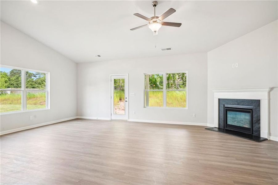Spacious, unfurnished interior of a new home in Stephen's Landing, Loganville (Image 27).