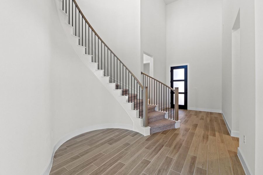 Spacious, unfurnished interior of a new home in Lariat, Liberty Hill (Image 20).