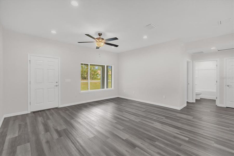 Spacious, unfurnished interior of a new home in , Ocklawaha (Image 23). Spacious, unfurnished interior of a new home in , Ocklawaha (Image 23).
