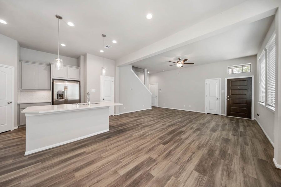 Spacious, unfurnished interior of a new home in Woodforest, Montgomery (Image 28).