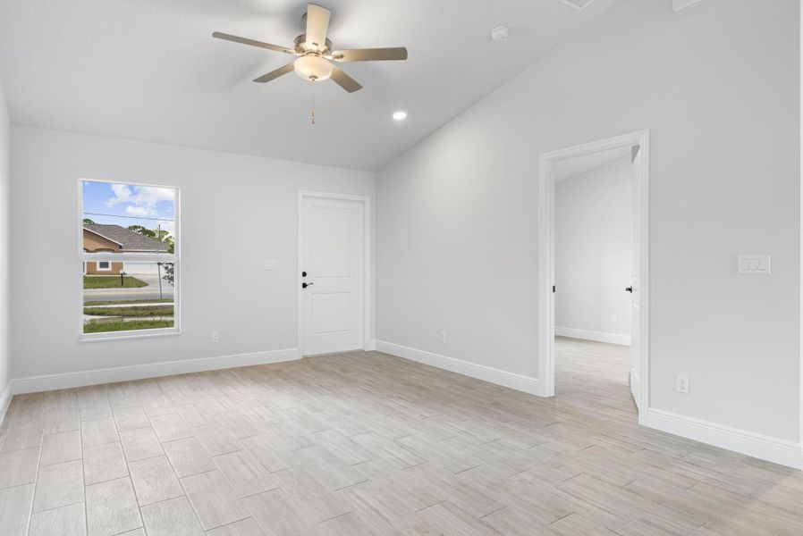 Spacious, unfurnished interior of a new home in , Port St. Lucie (Image 22).
