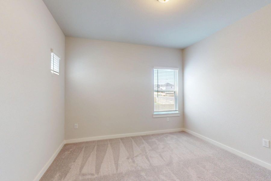 Spacious, unfurnished interior of a new home in Cascades at Onion Creek, Austin (Image 17).