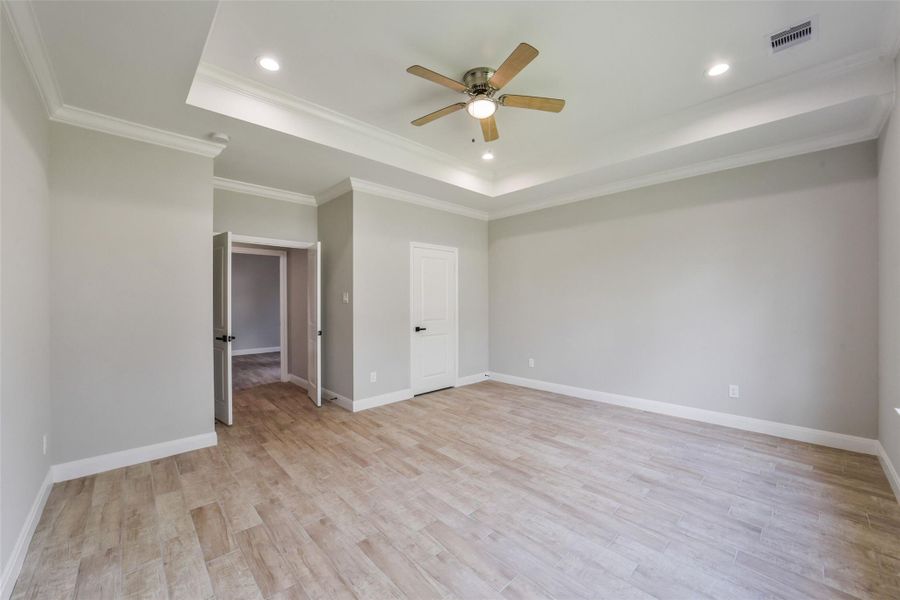Spacious, unfurnished interior of a new home in , Richmond (Image 15).