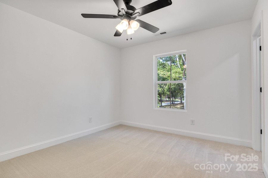 Spacious, unfurnished interior of a new home in , Harrisburg (Image 15).
