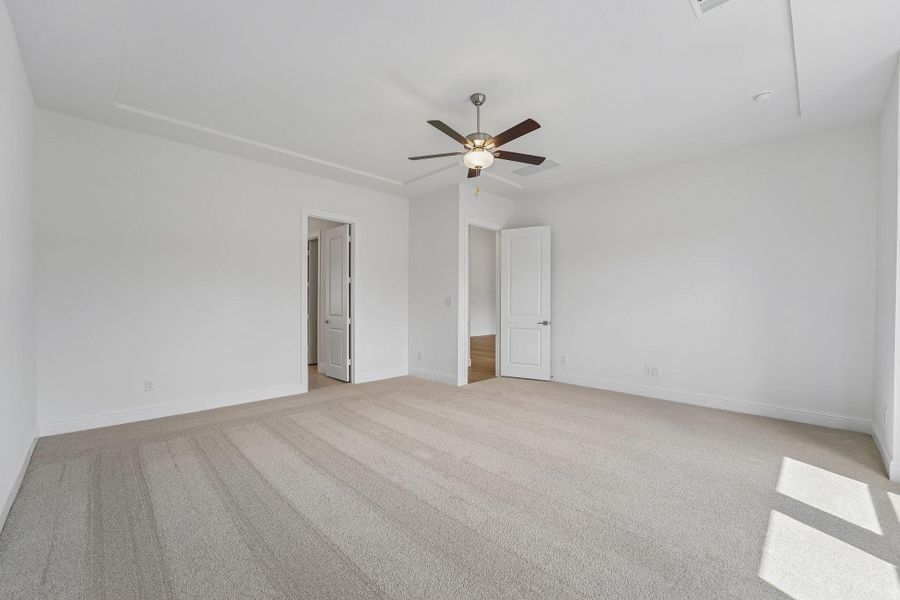 Spacious, unfurnished interior of a new home in Evergreen 70', Conroe (Image 37).