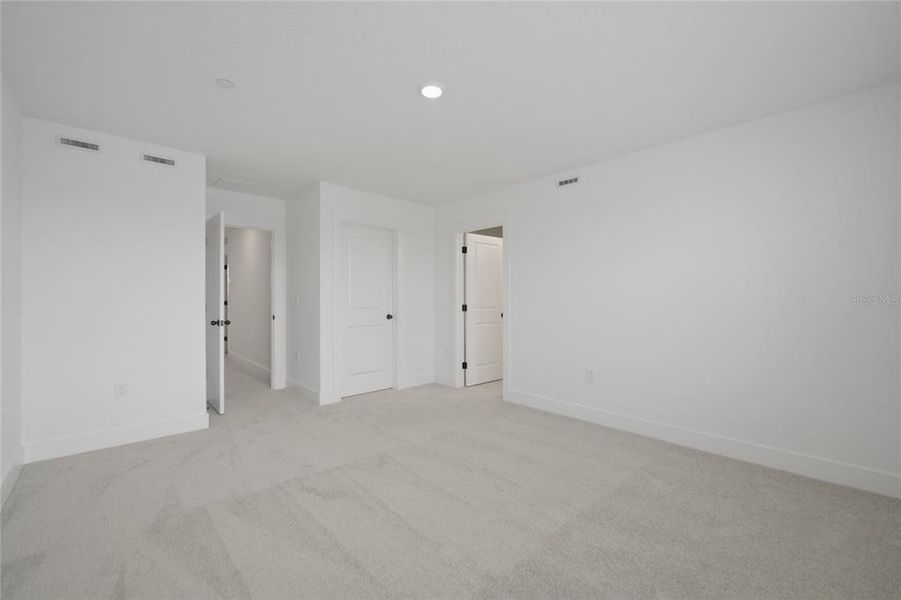Spacious, unfurnished interior of a new home in , Winter Garden (Image 16). Spacious, unfurnished interior of a new home in , Winter Garden (Image 16).